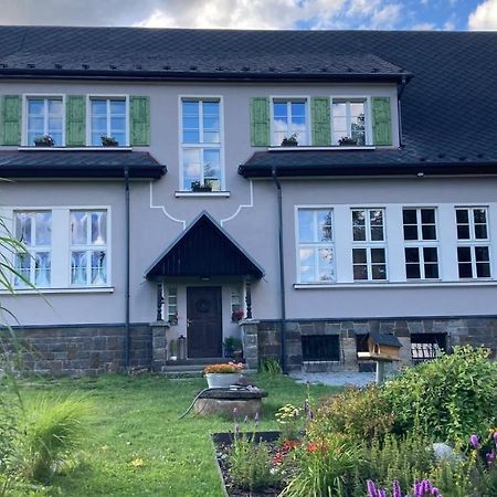 Apartmany Ceska Skola Lipova  Kültér fotó