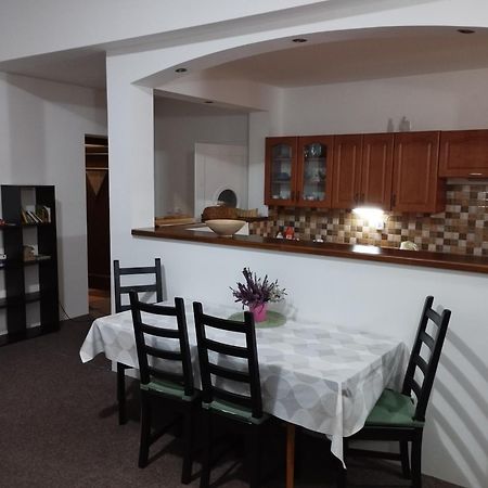 Apartmany Ceska Skola Lipova  Kültér fotó