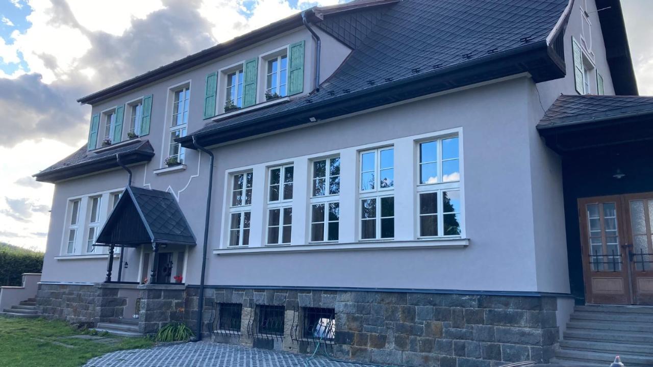 Apartmany Ceska Skola Lipova  Kültér fotó