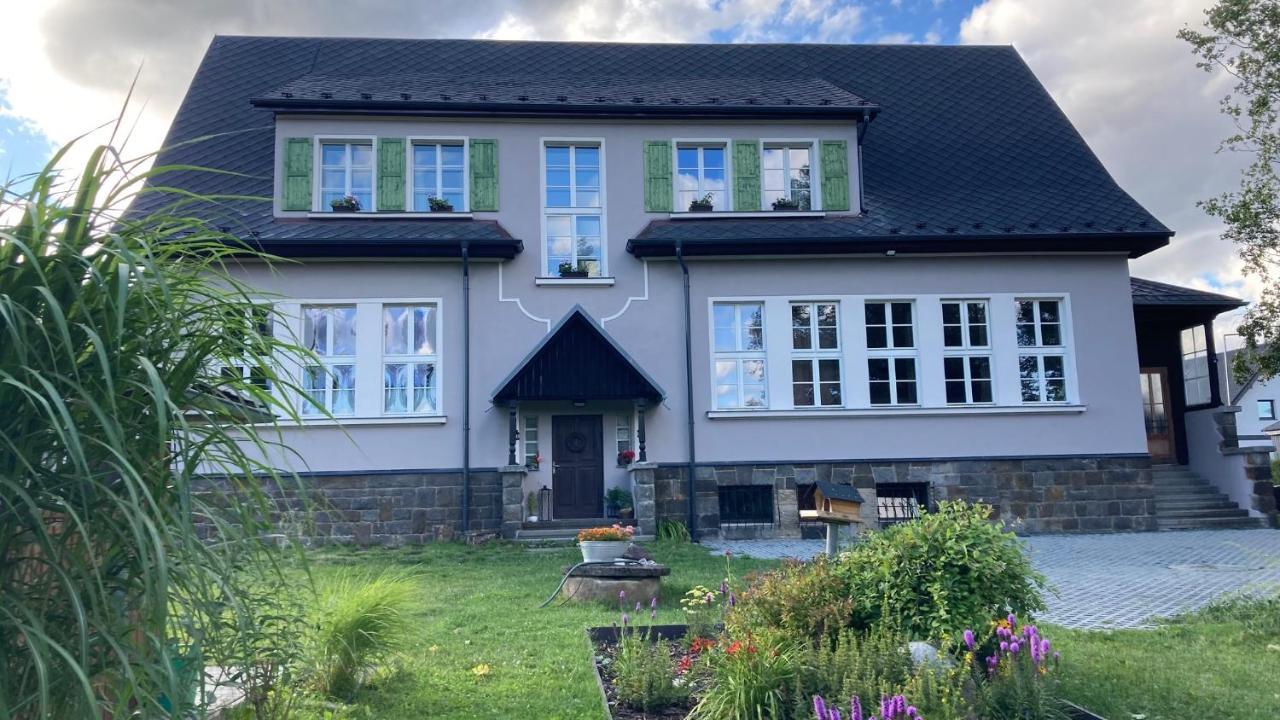 Apartmany Ceska Skola Lipova  Kültér fotó